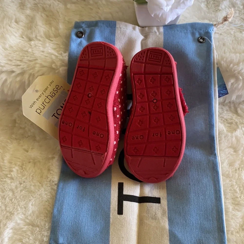 * Toms Tiny Classic Red Dot size 5T